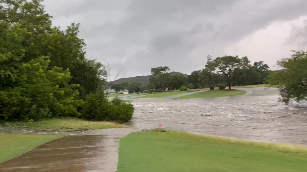 WATCH LIVE: Boerne residents urged to evacuate as Cibolo Creek rises during flooding