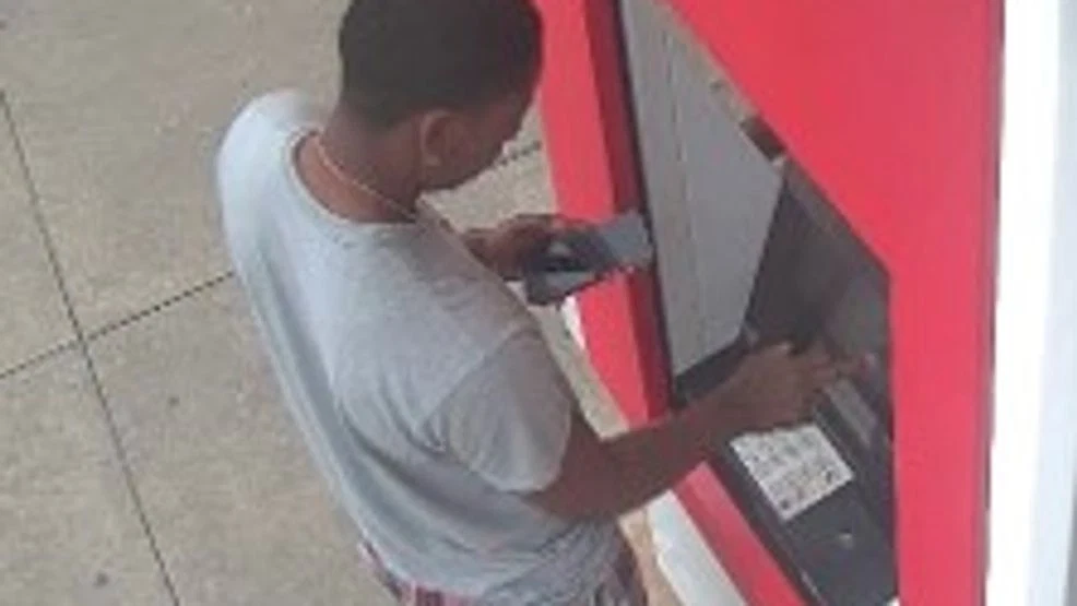 APD searching for suspect in theft, credit card abuse case linked to several other cases