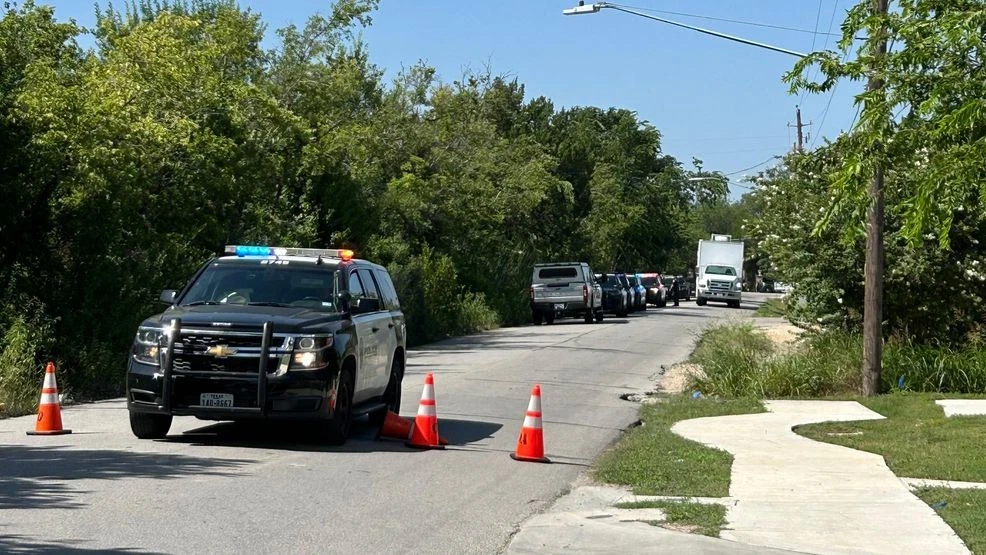 APD SWAT standoff underway in Northeast Austin after alleged assault