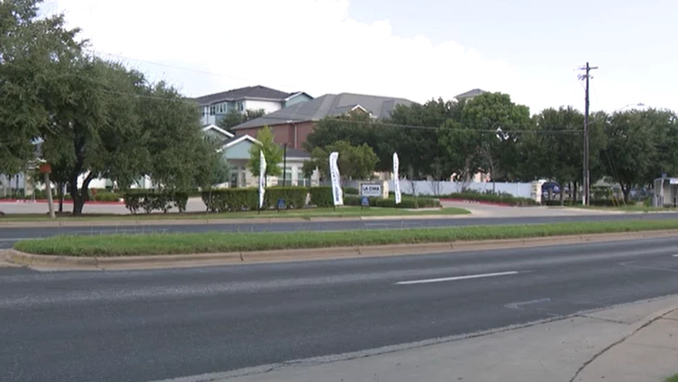 Man fatally shot at SE Austin apartment complex